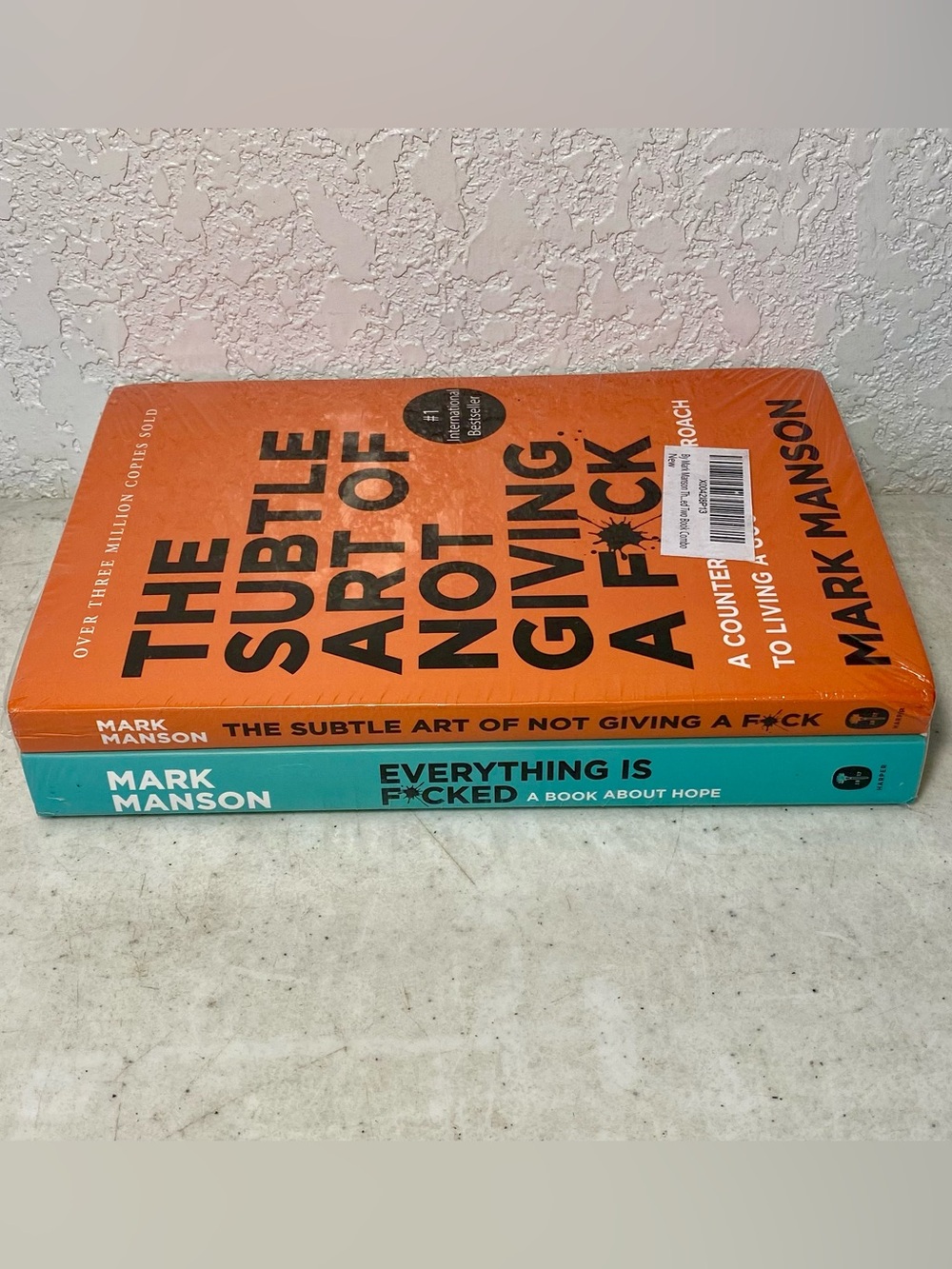Everything is F*cked & Subtle Art of Not Giving a F*ck by Mark Manson 2 Book Lot